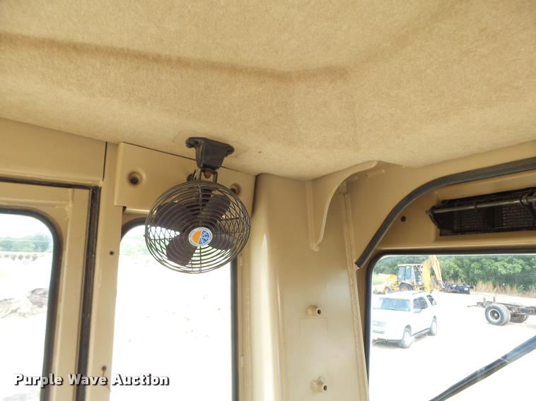 image for item DB1348 2002 Caterpillar 12H motor grader