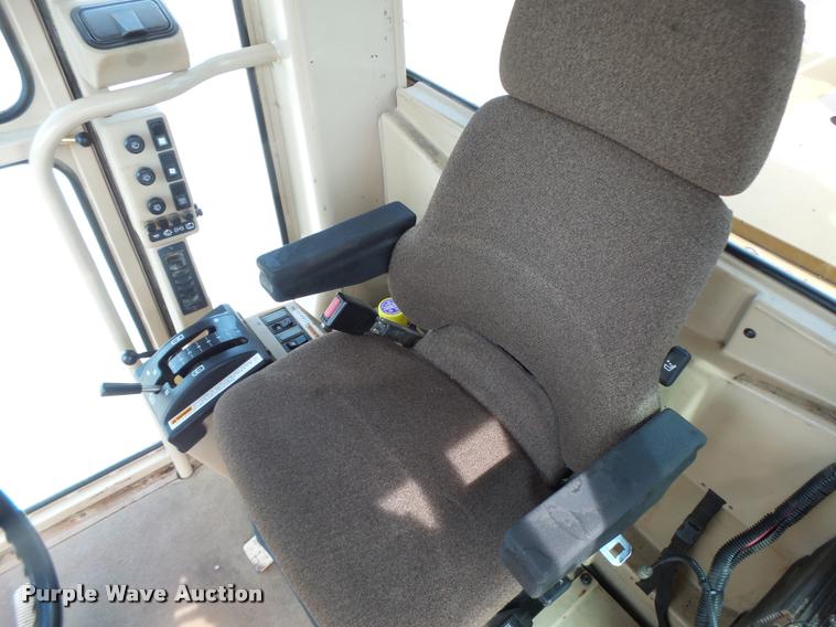 image for item DB1348 2002 Caterpillar 12H motor grader