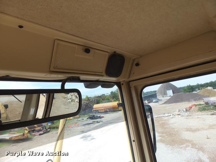 image for item DB1348 2002 Caterpillar 12H motor grader