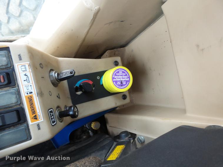 image for item DB1348 2002 Caterpillar 12H motor grader