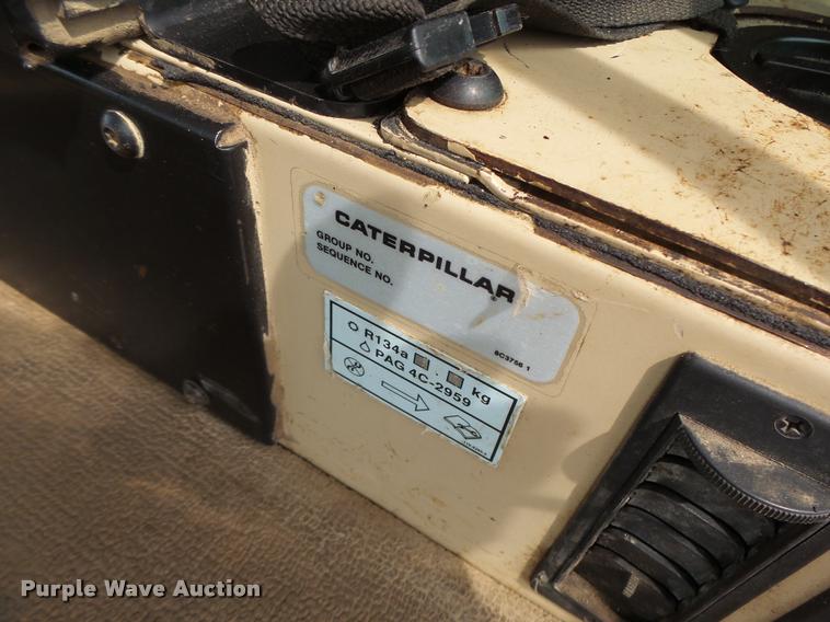 image for item DB1348 2002 Caterpillar 12H motor grader