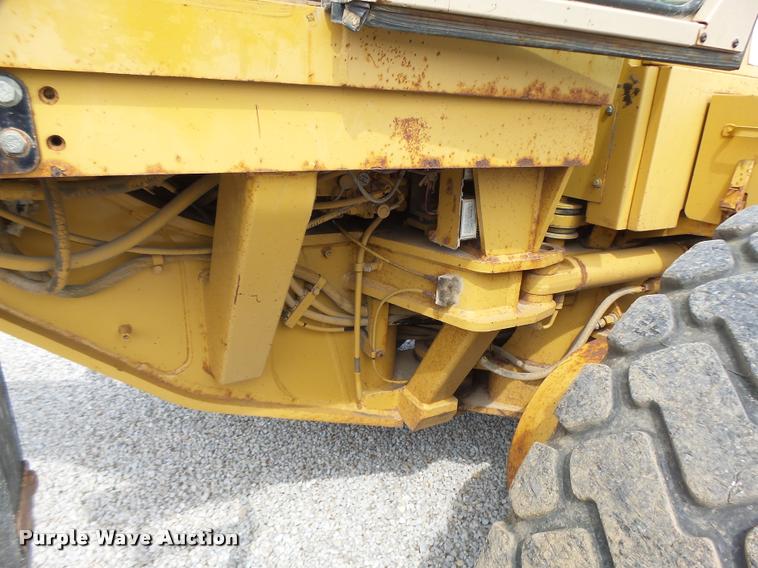 image for item DB1348 2002 Caterpillar 12H motor grader