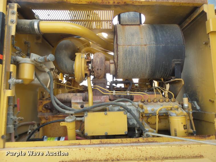 image for item DB1348 2002 Caterpillar 12H motor grader