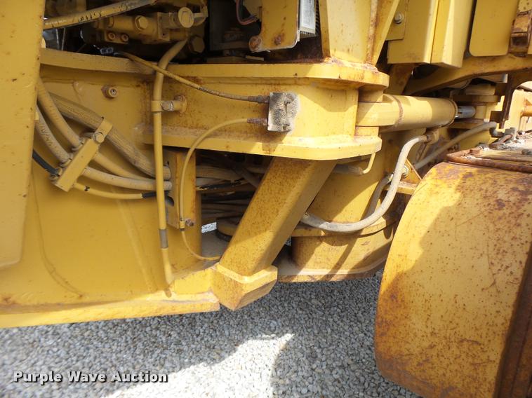 image for item DB1348 2002 Caterpillar 12H motor grader