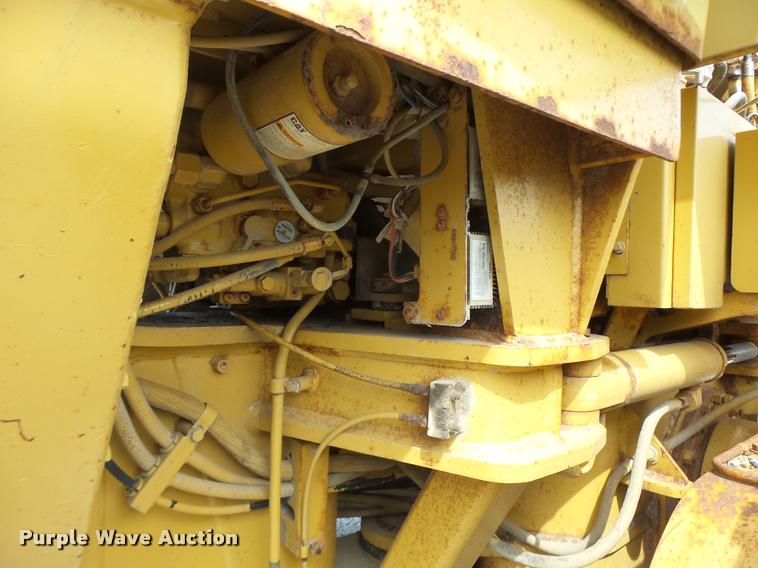 image for item DB1348 2002 Caterpillar 12H motor grader