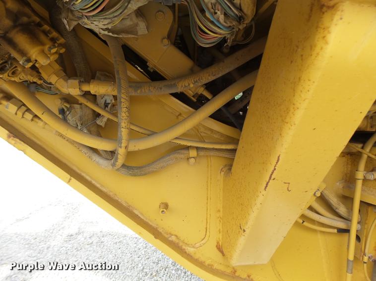image for item DB1348 2002 Caterpillar 12H motor grader