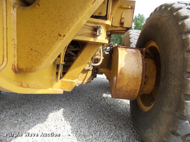 image for item DB1348 2002 Caterpillar 12H motor grader