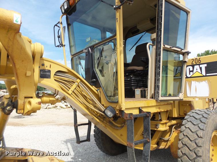 image for item DB1348 2002 Caterpillar 12H motor grader