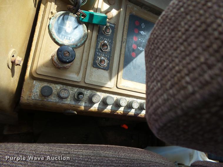 image for item DB1349 1992 Caterpillar 926E wheel loader