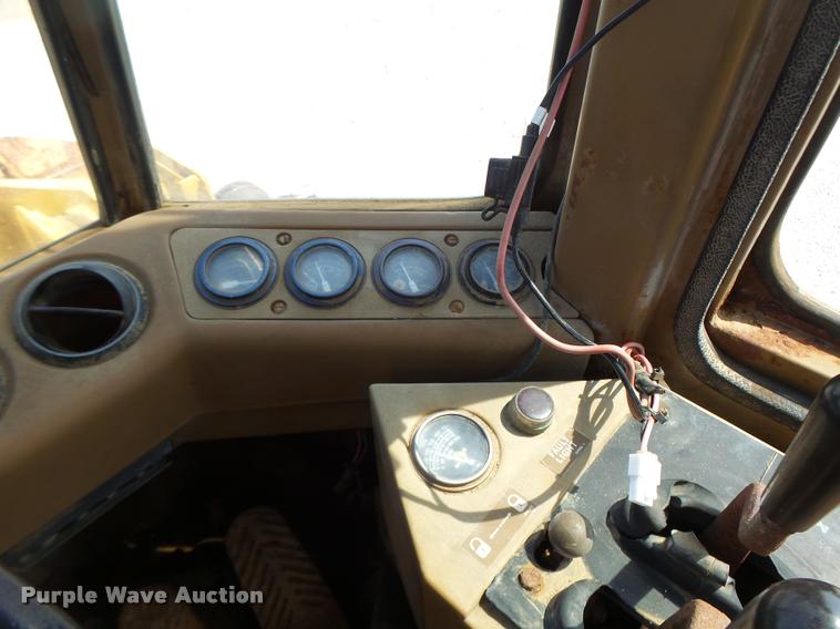 image for item DB1349 1992 Caterpillar 926E wheel loader