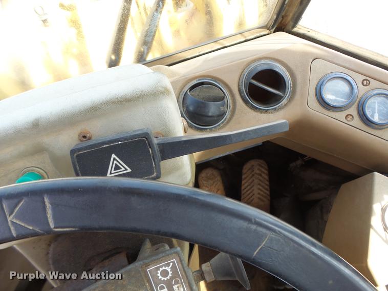 image for item DB1349 1992 Caterpillar 926E wheel loader