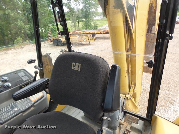 image for item DB1350 2000 Caterpillar 426C backhoe