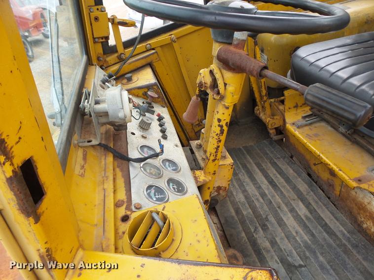 image for item DB1352 1969 Caterpillar 920 wheel loader