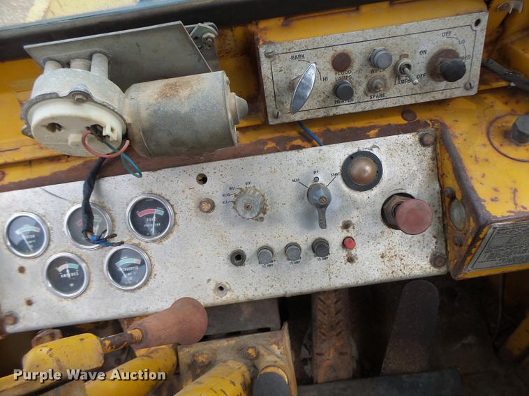 image for item DB1352 1969 Caterpillar 920 wheel loader