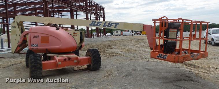 image for item DB5774 1998 JLG 600A boom lift