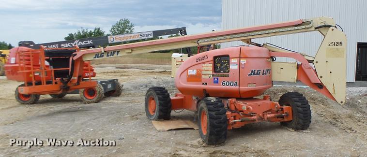 image for item DB5774 1998 JLG 600A boom lift
