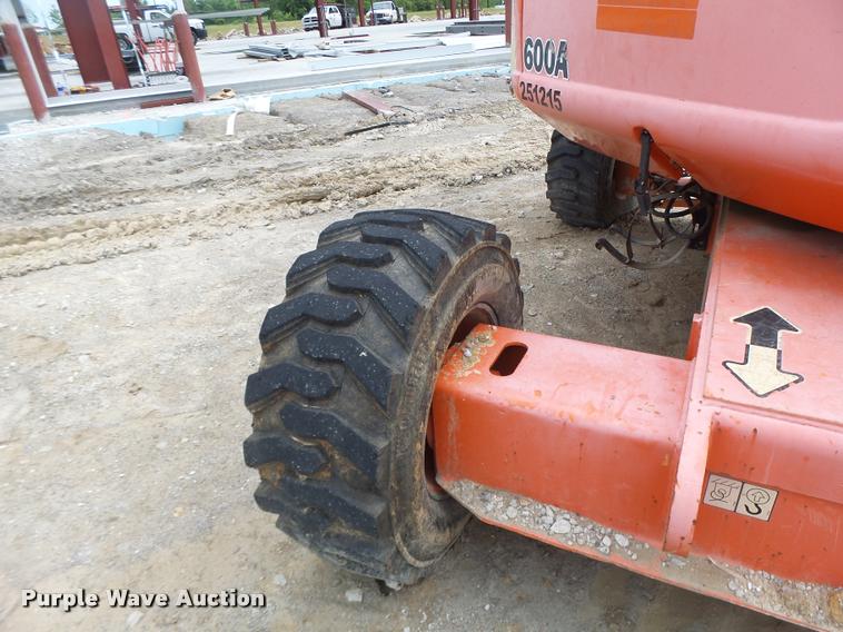 image for item DB5774 1998 JLG 600A boom lift