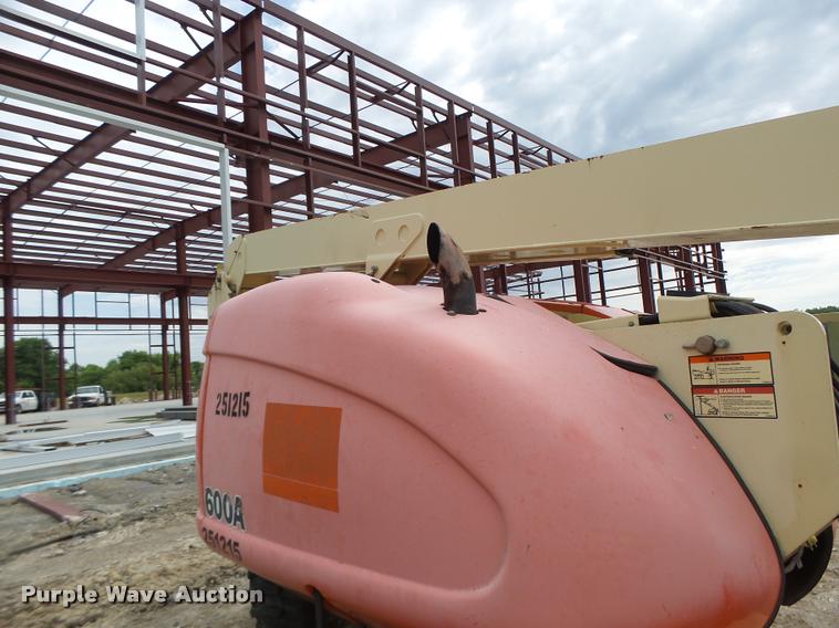 image for item DB5774 1998 JLG 600A boom lift