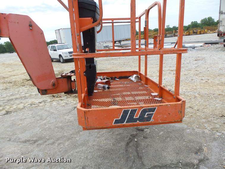 image for item DB5774 1998 JLG 600A boom lift