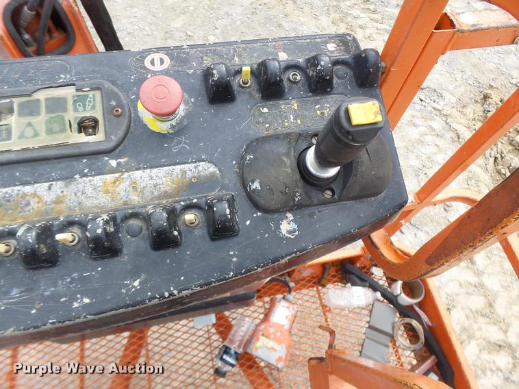 image for item DB5774 1998 JLG 600A boom lift