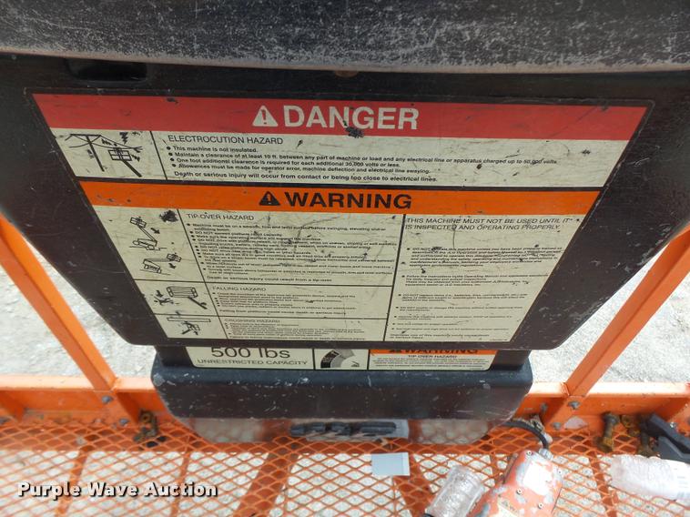 image for item DB5774 1998 JLG 600A boom lift