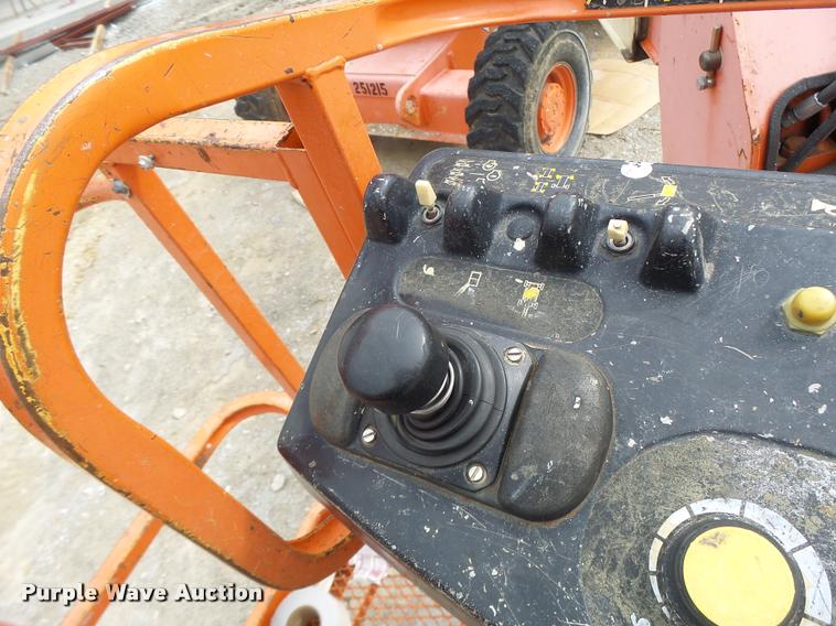 image for item DB5774 1998 JLG 600A boom lift