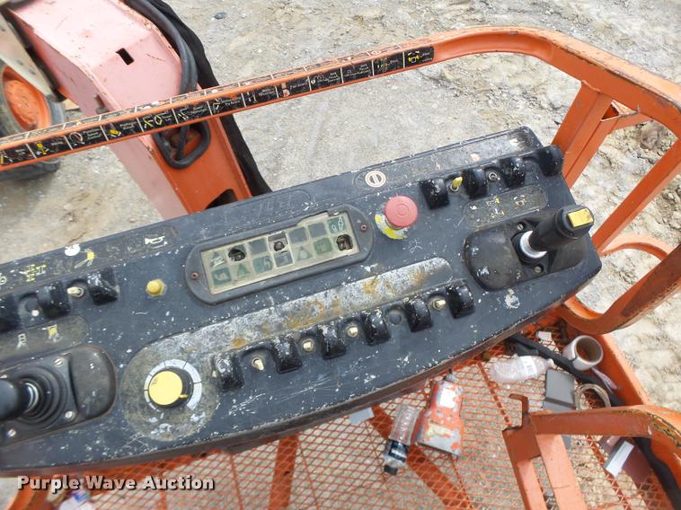 image for item DB5774 1998 JLG 600A boom lift