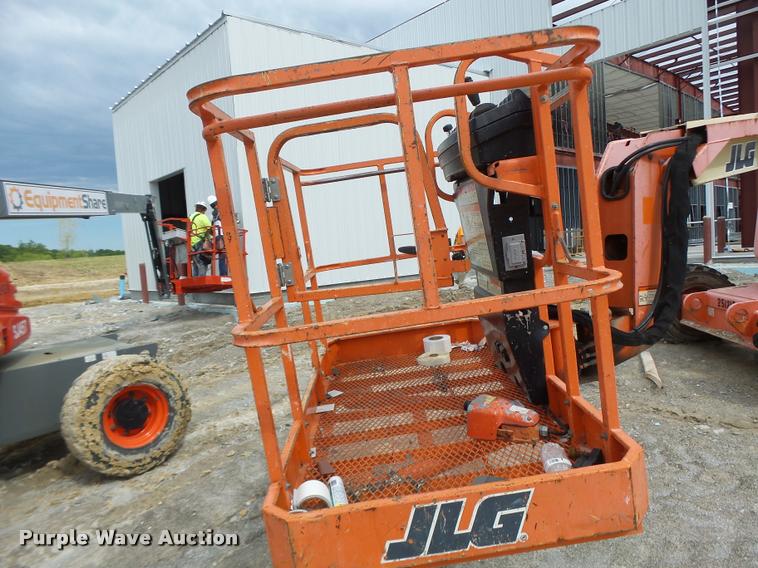 image for item DB5774 1998 JLG 600A boom lift