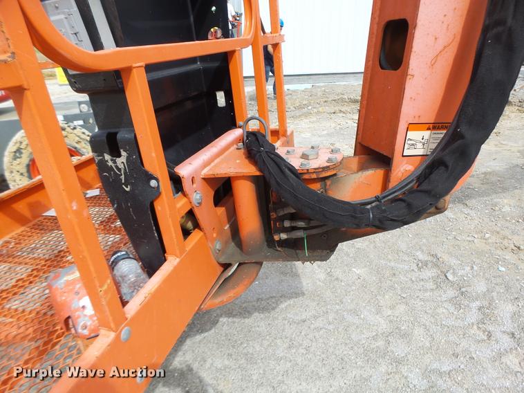 image for item DB5774 1998 JLG 600A boom lift