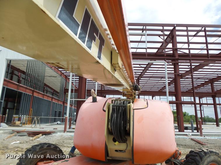 image for item DB5774 1998 JLG 600A boom lift