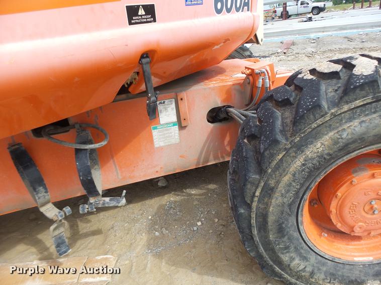 image for item DB5774 1998 JLG 600A boom lift