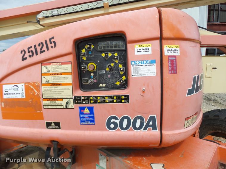 image for item DB5774 1998 JLG 600A boom lift