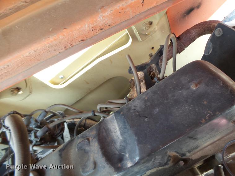 image for item DB5774 1998 JLG 600A boom lift