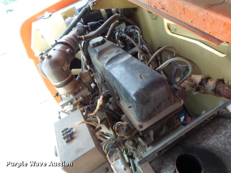 image for item DB5774 1998 JLG 600A boom lift