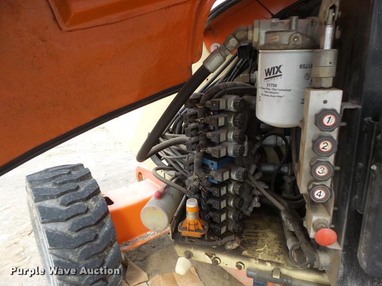 image for item DB5774 1998 JLG 600A boom lift