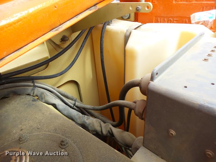 image for item DB5774 1998 JLG 600A boom lift