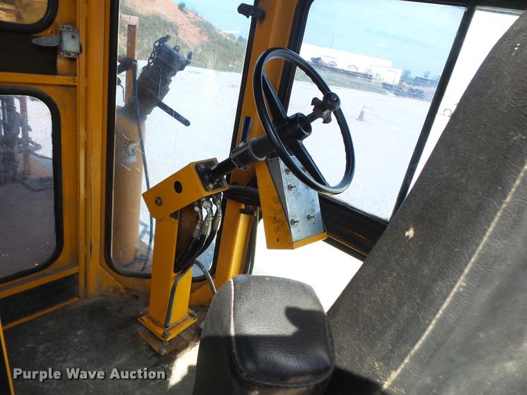 image for item DB7471 2003 Sterling Condor paint striper truck