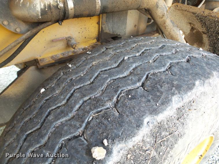 image for item DB7472 Etnyre Quad chip spreader