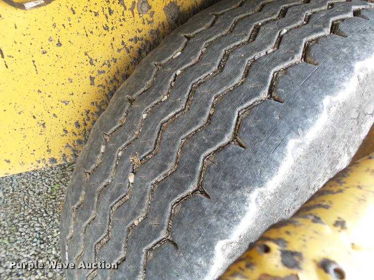 image for item DB7472 Etnyre Quad chip spreader