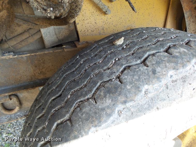 image for item DB7472 Etnyre Quad chip spreader