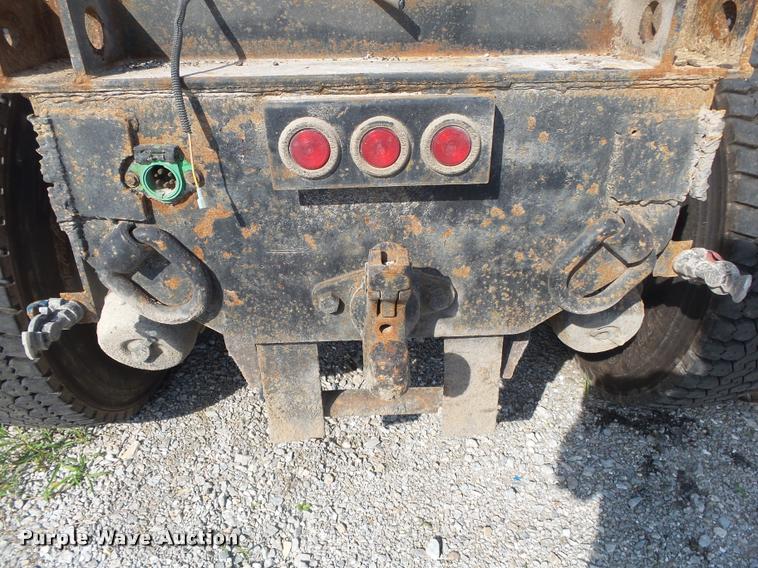 image for item DB7474 2002 International 7400 truck chassis