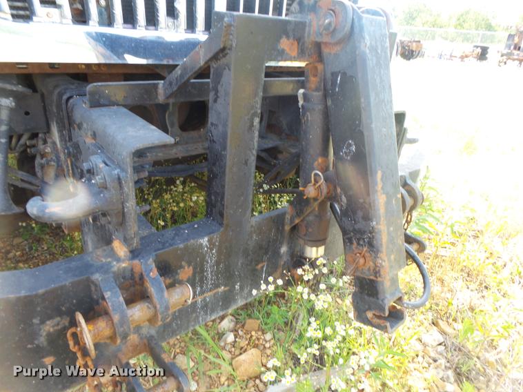 image for item DB7474 2002 International 7400 truck chassis