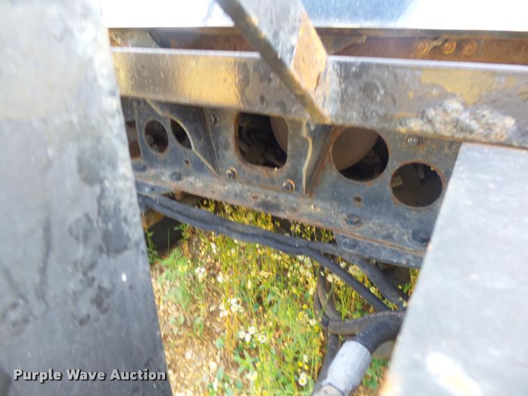 image for item DB7474 2002 International 7400 truck chassis