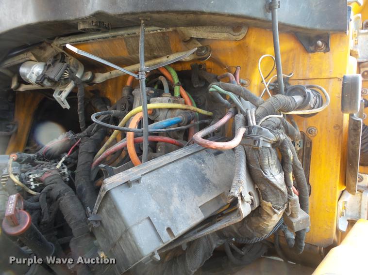 image for item DB7474 2002 International 7400 truck chassis