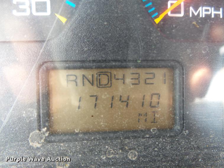 image for item DB7474 2002 International 7400 truck chassis