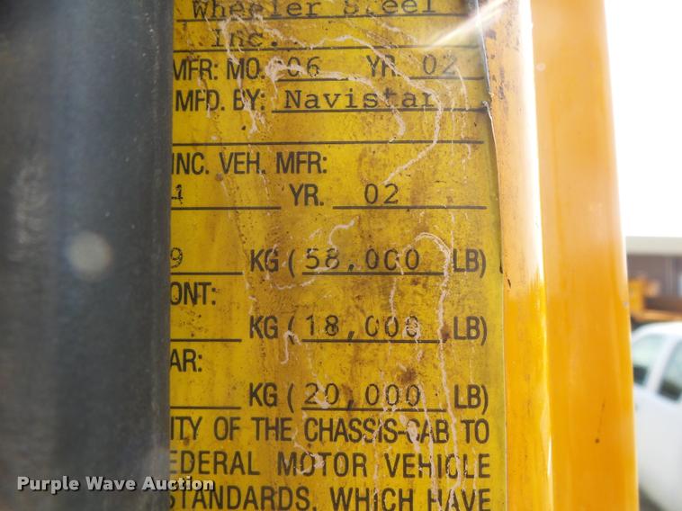 image for item DB7474 2002 International 7400 truck chassis