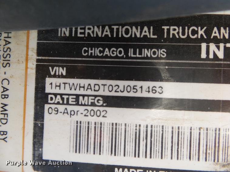 image for item DB7474 2002 International 7400 truck chassis