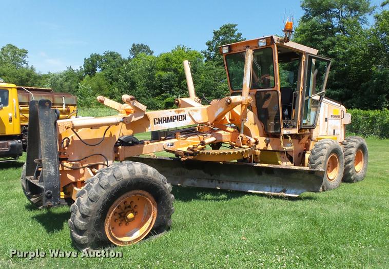 image for item DB7479 Champion 720A Series III motor grader