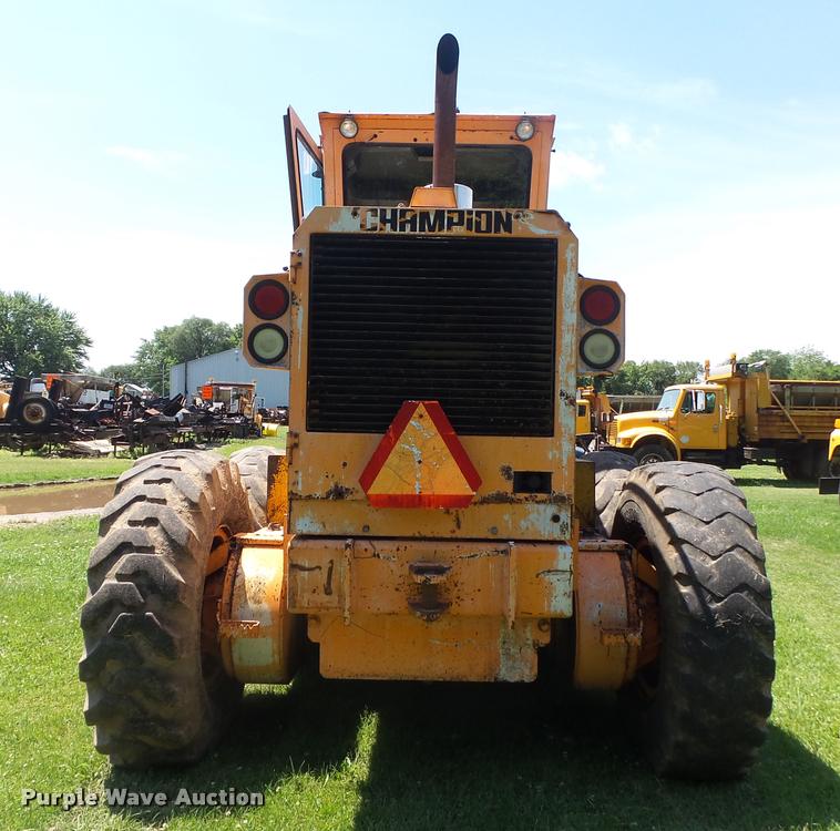 image for item DB7479 Champion 720A Series III motor grader