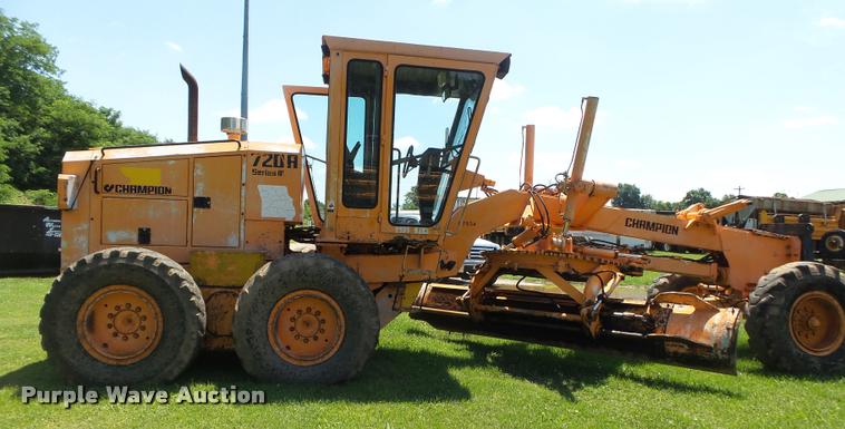 image for item DB7479 Champion 720A Series III motor grader